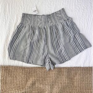 American Eagle soft flowy stripped shorts